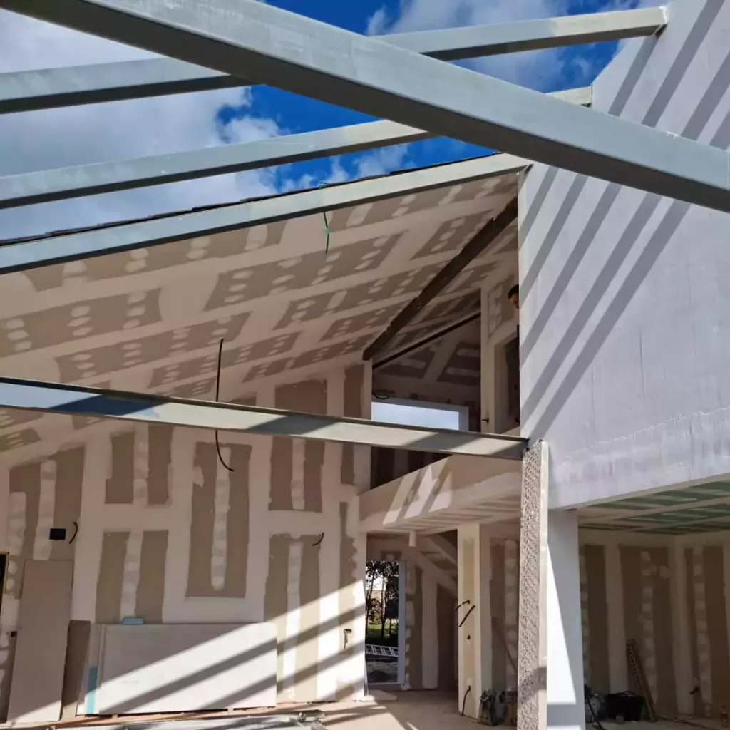 Detalles interior construcción de vivienda