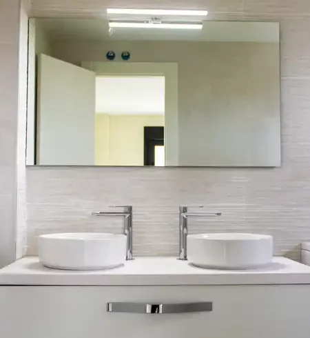 Detalle baños construcción vivienda Valladolid