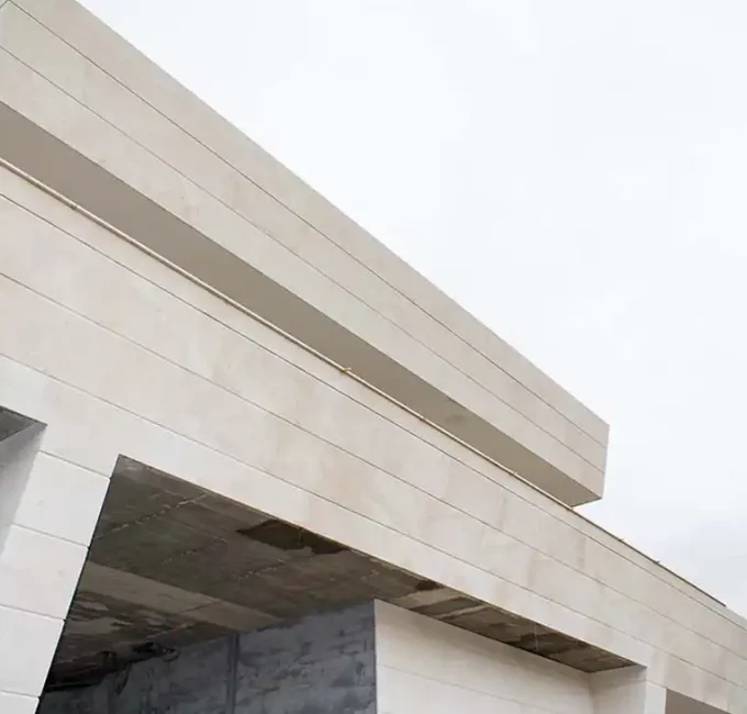 Construcción fachada cerámica vivienda