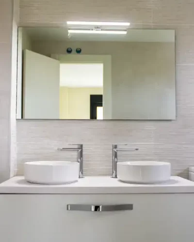 Detalle baños construcción vivienda Valladolid