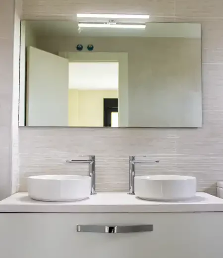 Detalle baños construcción vivienda Valladolid