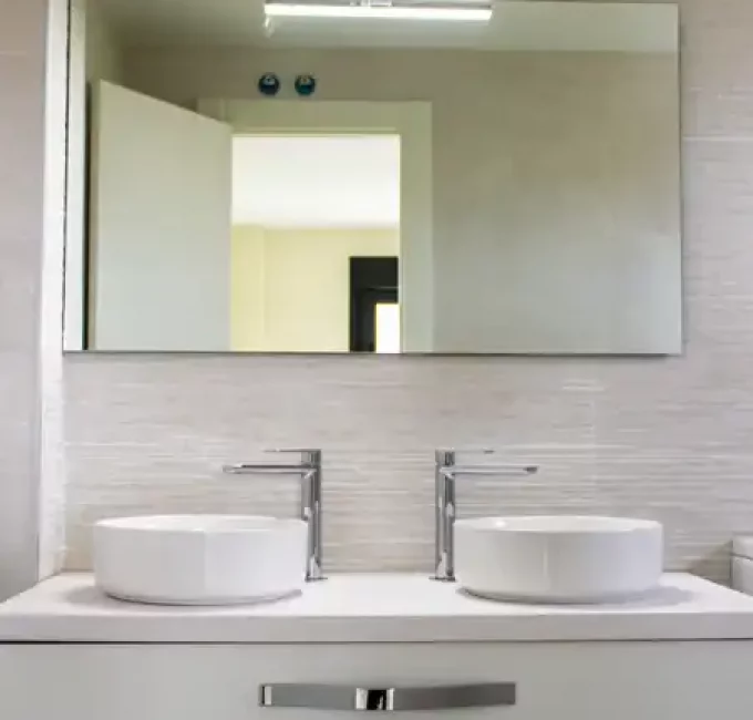 Detalle baños construcción vivienda Valladolid